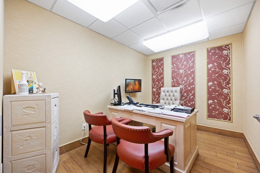 More Photos Of 7210 13th Ave, Brooklyn Office For Sale