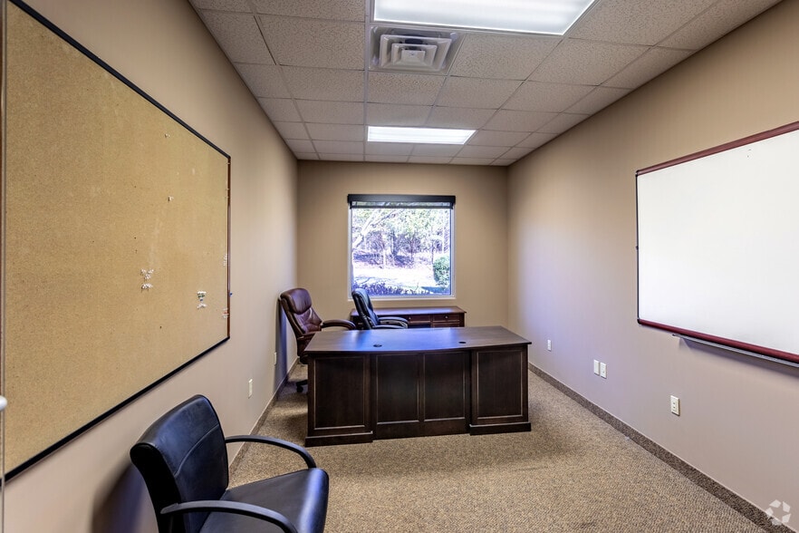 More Photos Of 133 River Park Rd, Mooresville Office For Sale