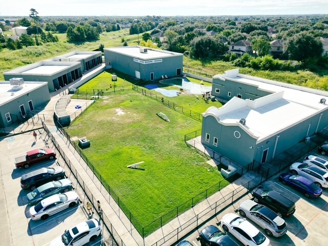 More Photos Of 21725 Clay Rd, Katy Veterinarian Kennel For Sale