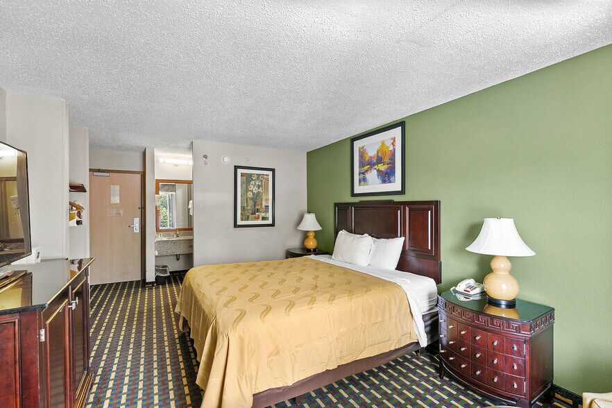 More Photos Of 155 Vulcan Rd, Birmingham Hotel For Sale