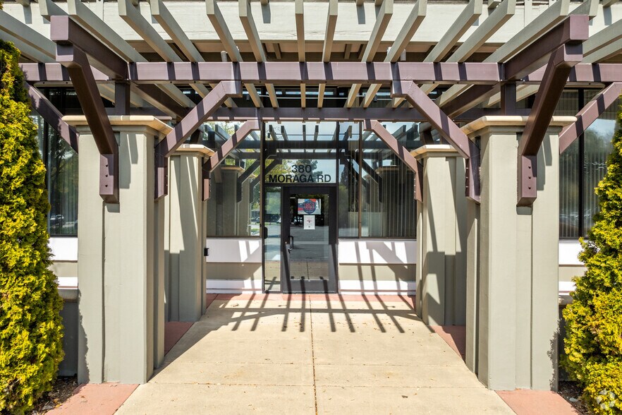 More Photos Of 380 Moraga Rd, Moraga Office Residential For Lease