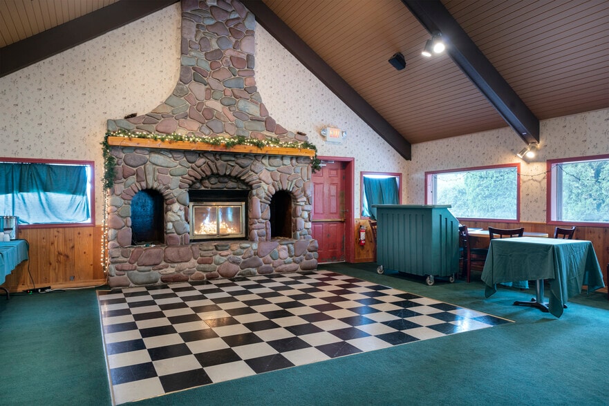 More Photos Of 3796 Us Highway 2 E, Kalispell Restaurant For Lease