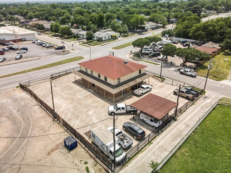 More Photos Of 1201 E Long Ave, Fort Worth General Retail For Sale