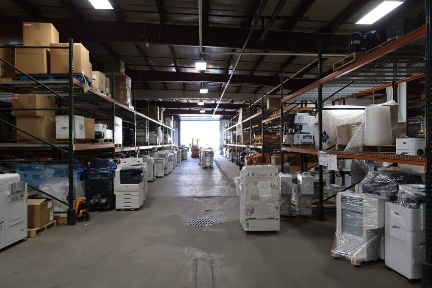 More Photos Of 6800 Northern Blvd, East Syracuse Truck Terminal For Sale