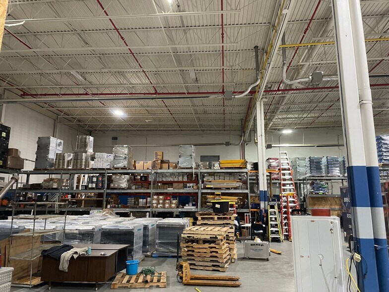 More Photos Of 41800 Executive Dr, Harrison Township Manufacturing For Lease