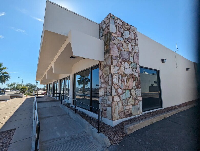 More Photos Of 1302 N Scottsdale Rd, Scottsdale Freestanding For Lease