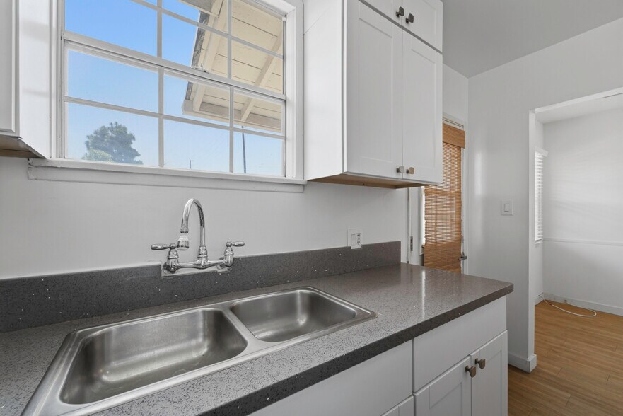 More Photos Of 10958 Venice Blvd, Culver City Apartments For Sale