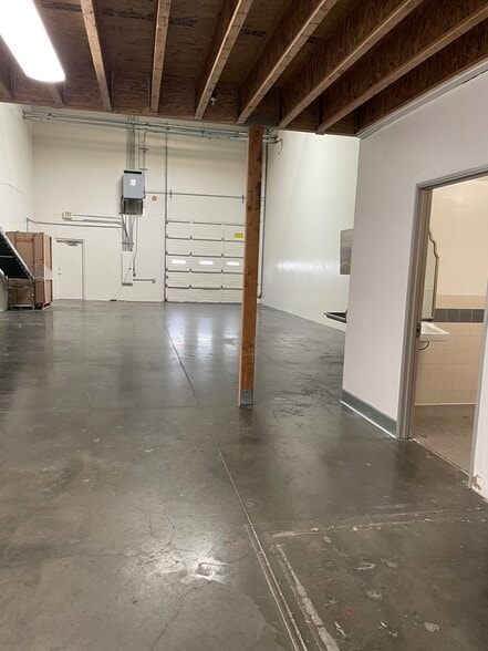 More Photos Of 1863-1885 Concourse Dr, San Jose Light Manufacturing For Lease