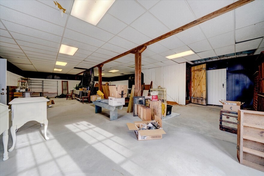 More Photos Of 101 E Colliery Ave, Tower City Storefront Retail Residential For Sale