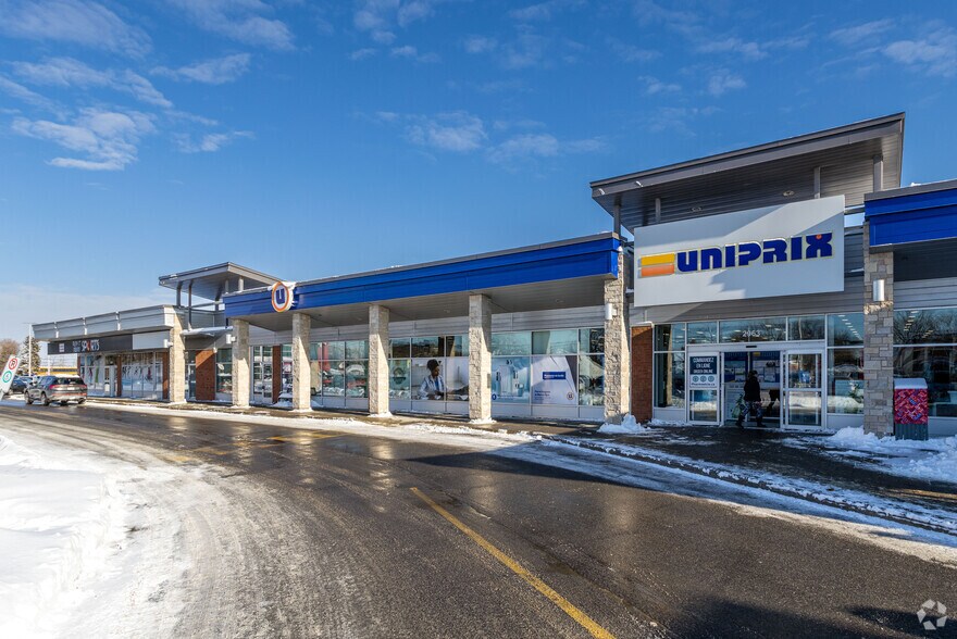 More Photos Of 2953 Boul Saint-Charles, Kirkland Unknown For Lease