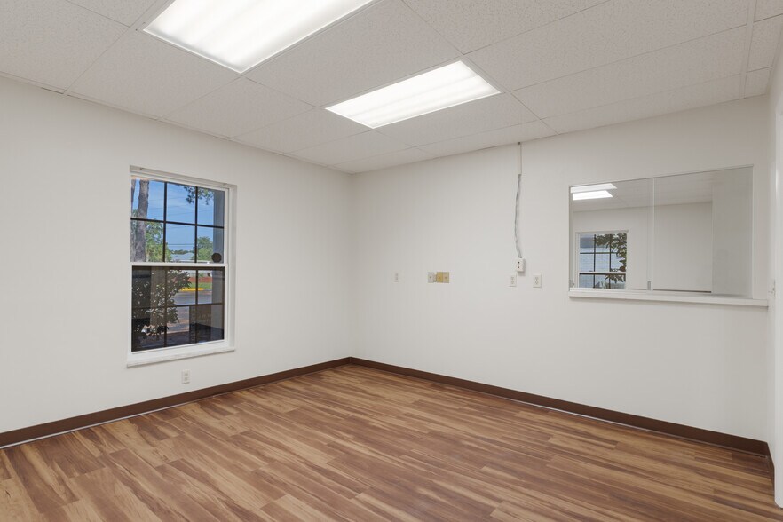 More Photos Of 9030 W Fort Island Trl, Crystal River Medical For Sale