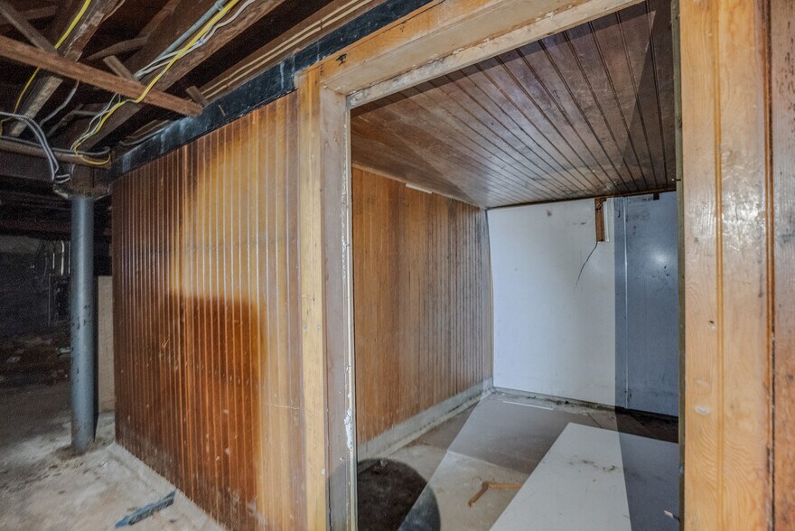 More Photos Of 567-573 Dwight St, Holyoke Storefront For Sale