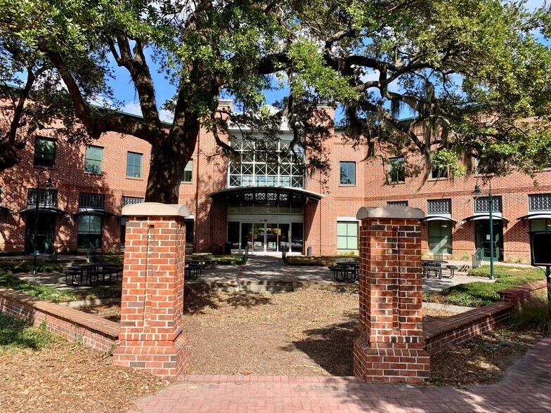 More Photos Of 900 Island Park Dr, Charleston Office For Lease