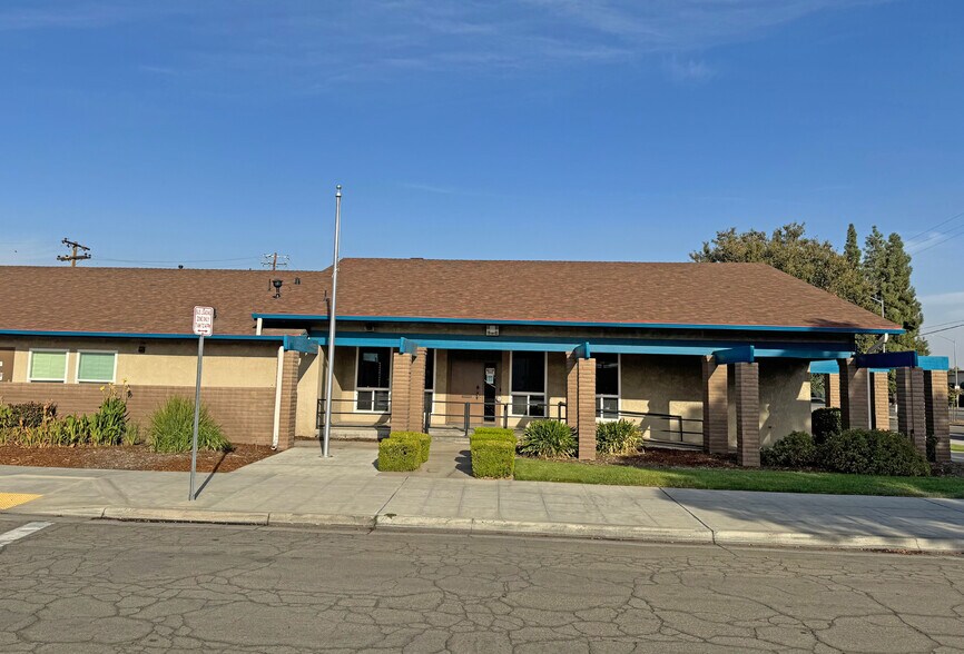 Primary Photo Of 4303 E Ashlan, Fresno Office For Lease