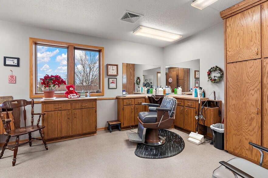 More Photos Of 101 S Main St, Pine Island General Retail For Sale