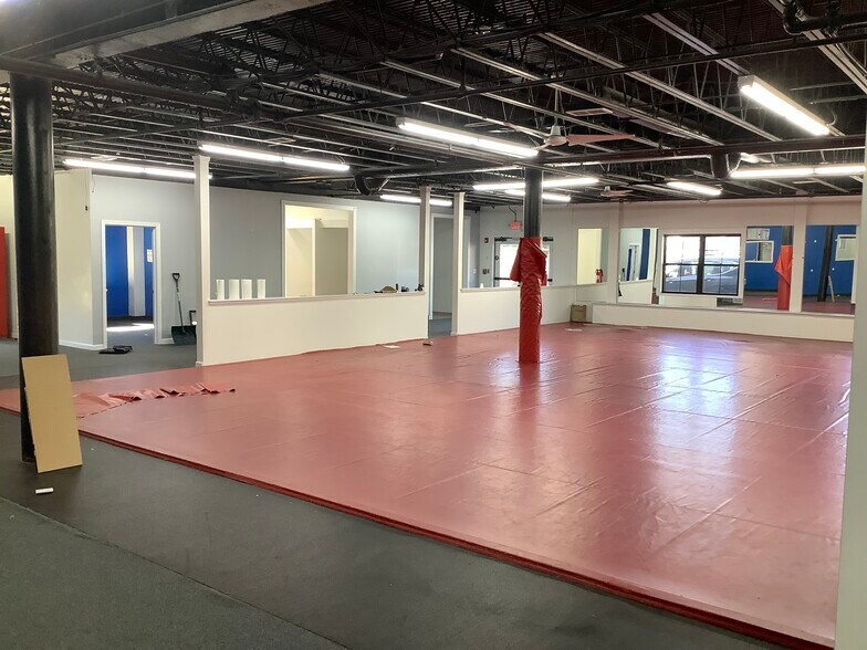 More Photos Of 19 Willow St, Natick Office For Lease