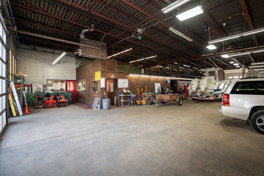 More Photos Of 73-77 Connecticut Blvd, East Hartford Freestanding For Sale