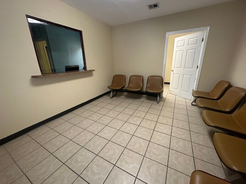 More Photos Of 8736 Chef Menteur Hwy, New Orleans Medical For Lease
