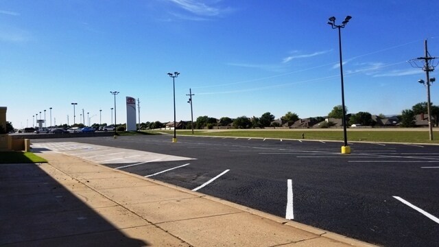 More Photos Of 6720 NW Quanah Parker Trwy, Lawton Freestanding For Sale