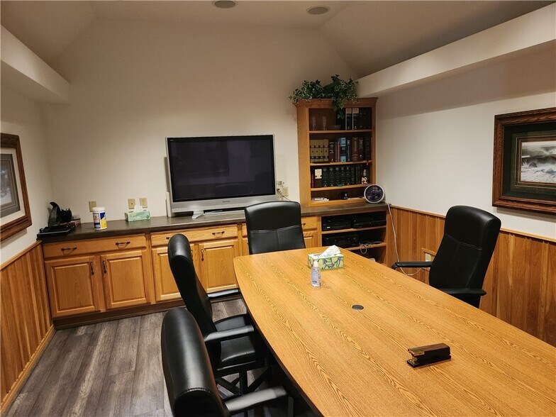 More Photos Of 104 Main St, Black River Falls Flex For Sale