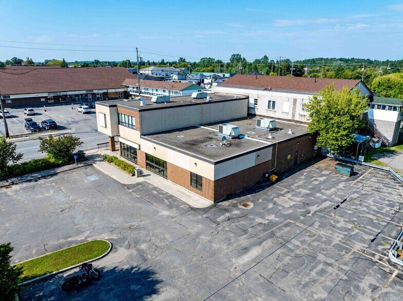 More Photos Of 29 Main St E, Chelmsford Office For Sale