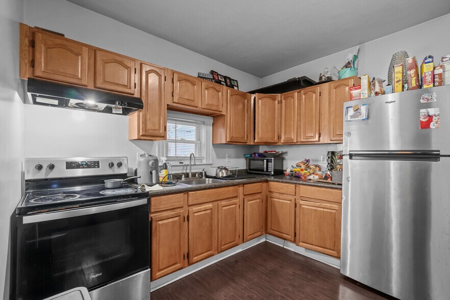 More Photos Of 47 Mary St, Pawtucket Apartments For Sale