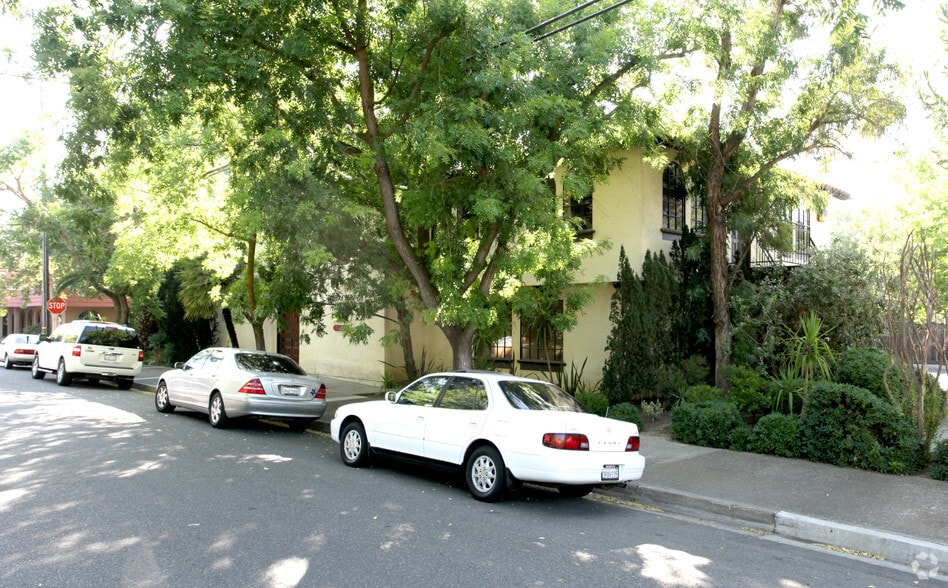 More Photos Of 1420 F St, Modesto Office For Lease