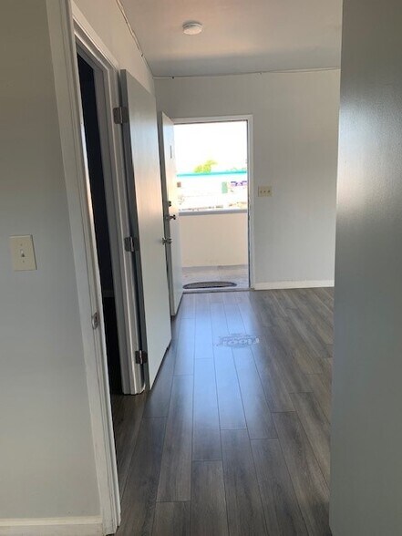 More Photos Of 5733 Hollister Ave, Goleta Storefront Retail Office For Lease