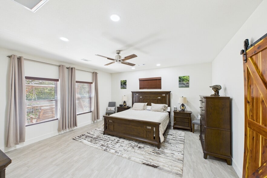 More Photos Of 141 County Road 851, Elizabeth Hotel For Sale