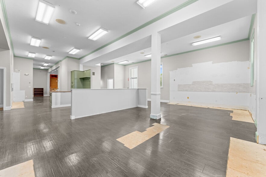 More Photos Of 580 Washington St, Easton Office For Lease