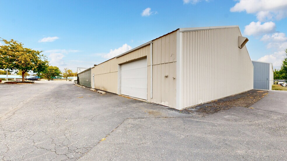 More Photos Of 1400 E Eisenhower Blvd, Loveland Unknown For Lease