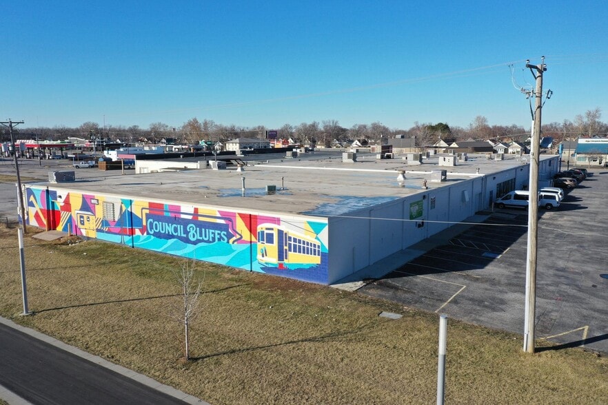 More Photos Of 3415 W Broadway, Council Bluffs General Retail For Lease