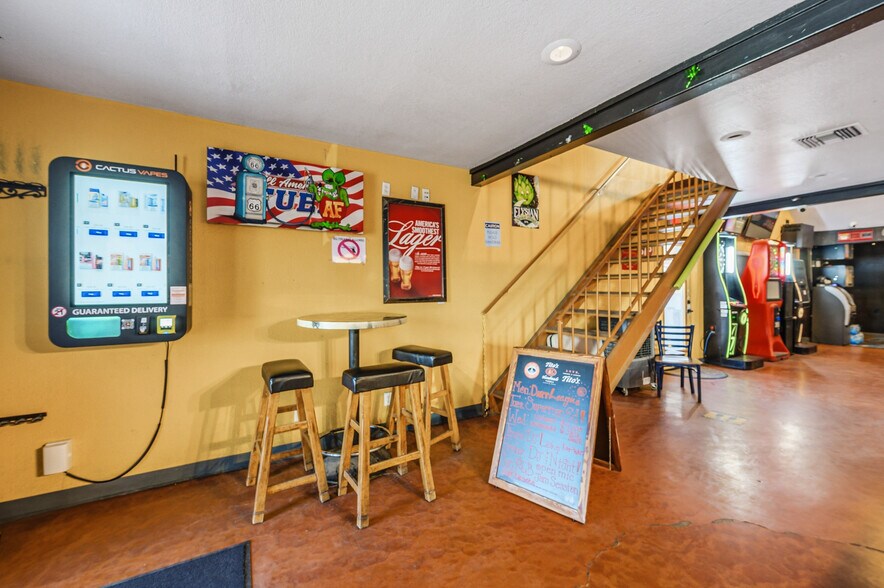 More Photos Of 877 Hancock Rd, Bullhead City Bar For Sale