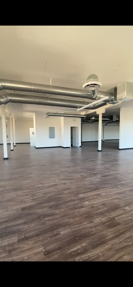 Primary Photo Of 6000 S Gramercy Pl, Los Angeles Distribution For Lease