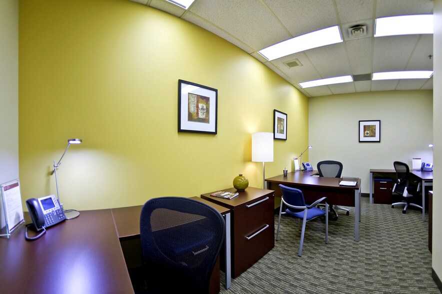 More Photos Of 380 Wellington St, London Unknown For Lease