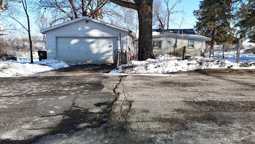 More Photos Of 3007 S Alpine Rd, Rockford Industrial For Lease