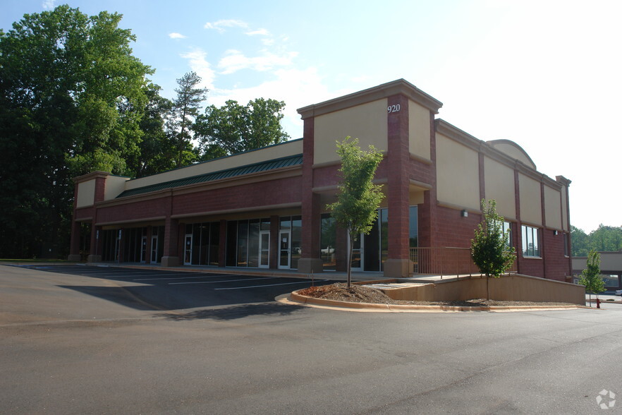 Primary Photo Of 920 Cox Rd, Gastonia Medical For Lease