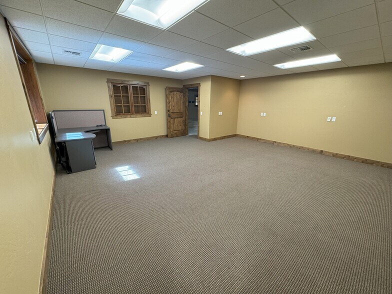 More Photos Of 2 Hot Springs Loop Rd, Ennis Medical For Sale