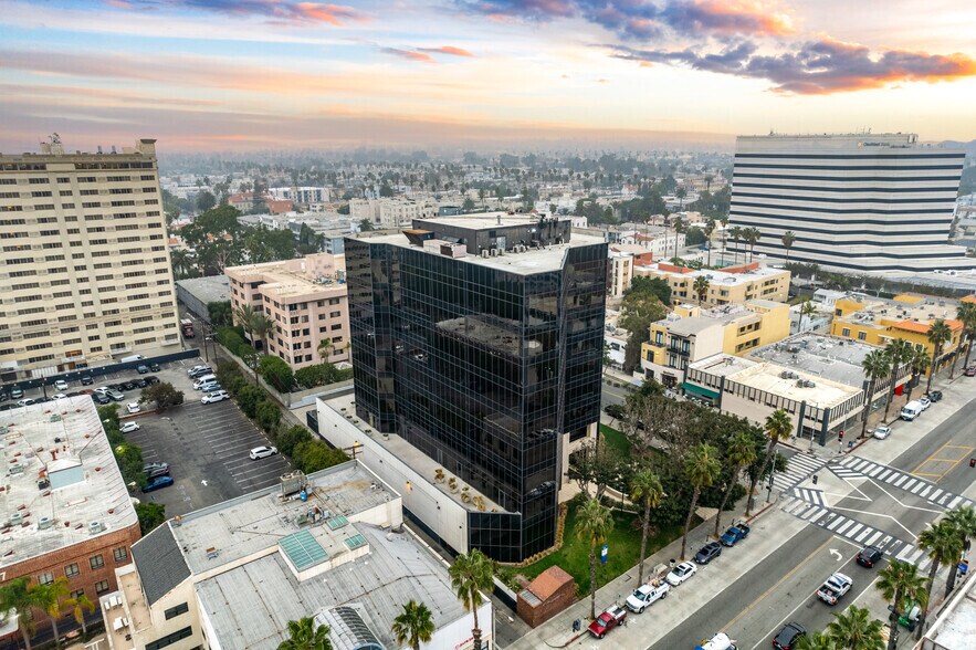 More Photos Of 233 Wilshire Blvd, Santa Monica Office For Lease