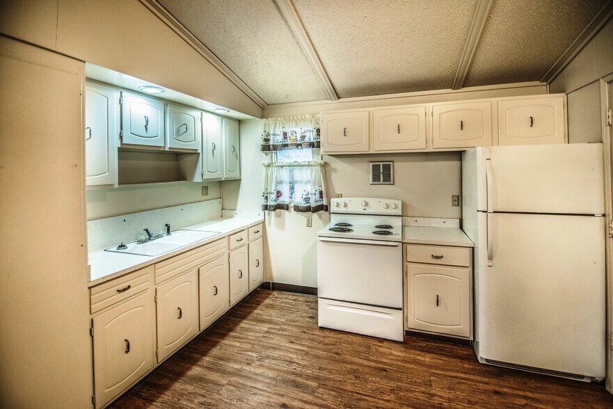 More Photos Of 807 Legion St, Craig Apartments For Sale