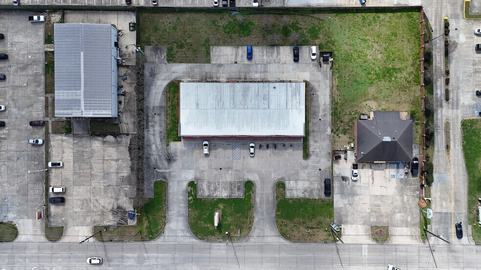More Photos Of 12524 Jefferson Hwy, Baton Rouge General Retail For Lease