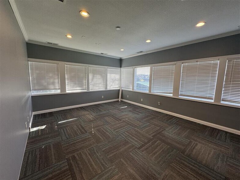 More Photos Of 520 Park Place Cir, Mishawaka Unknown For Lease