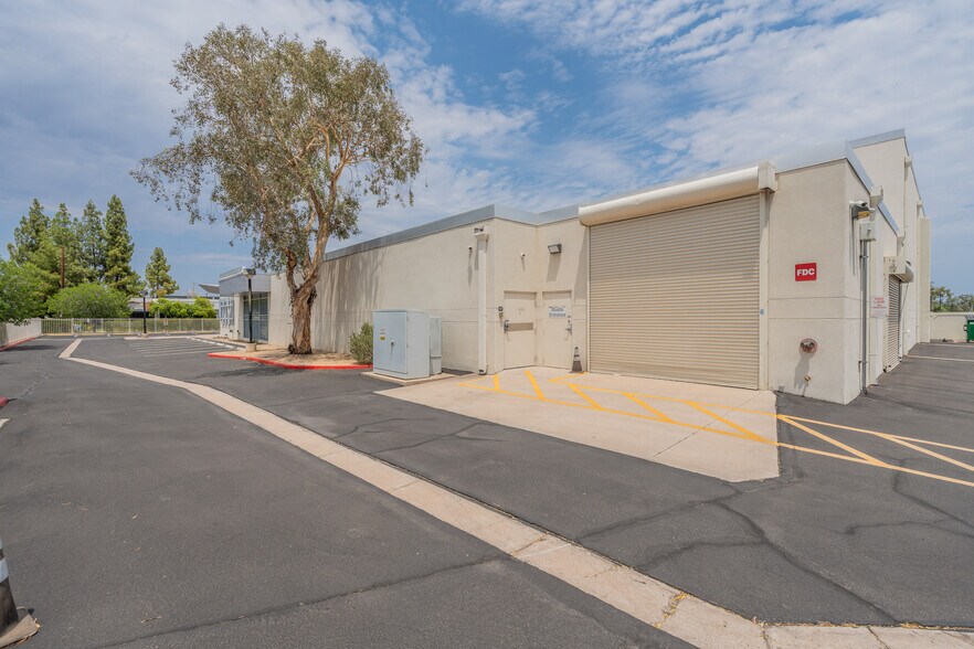 More Photos Of 2235 W Alice Ave, Phoenix Research And Development For Sale