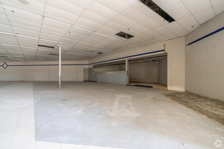 More Photos Of 890 E Hobsonway, Blythe Drugstore For Sale