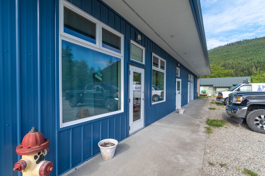 More Photos Of 400 JS Dr, Craig Flex For Sale