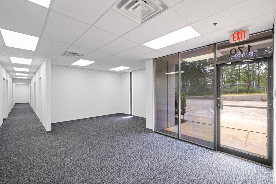 More Photos Of 170 Selig Dr SW, Atlanta Warehouse For Lease