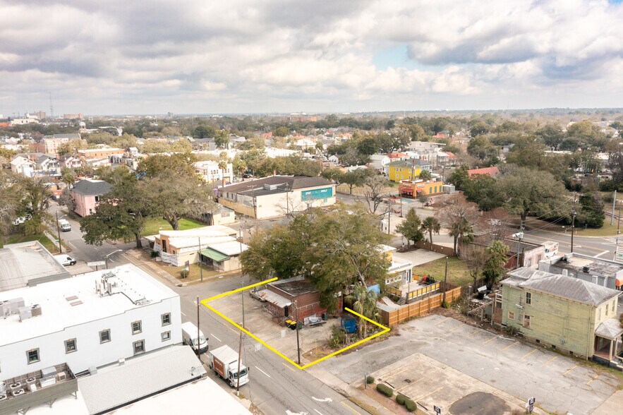 More Photos Of 15 W 43rd St, Savannah Restaurant For Lease