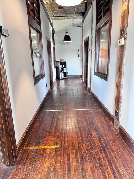 More Photos Of 554 W Main St, Buford Office For Lease