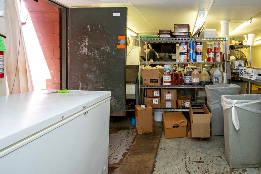 More Photos Of 128 S Market St, Wooster General Retail For Sale