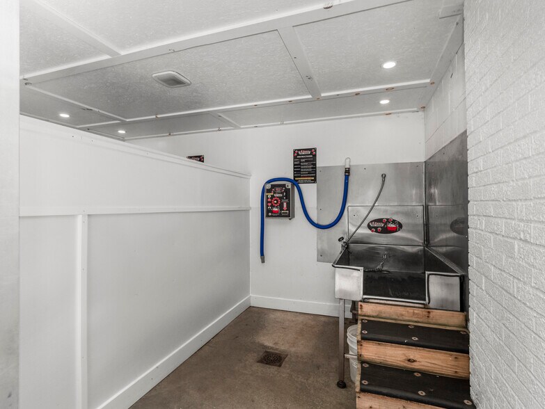 More Photos Of 2415 McNeilly Rd, Pittsburgh Warehouse For Sale